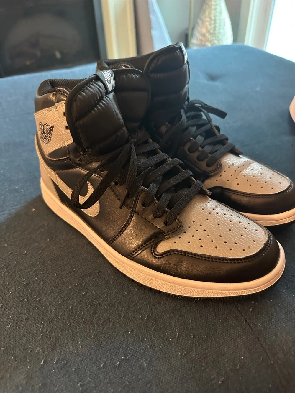 Nike High-Top Sneakers - Black & Light Gray